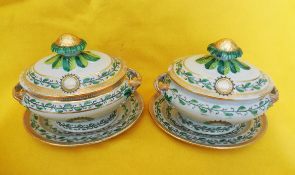16652 sauce tureens